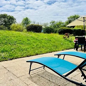 Maison Avec Piscine Chauffee Toute L'Annee A Morgat En Bretagne Sur La Presqu'Ile De Crozon Situee A 800 M De La Mer Crozon